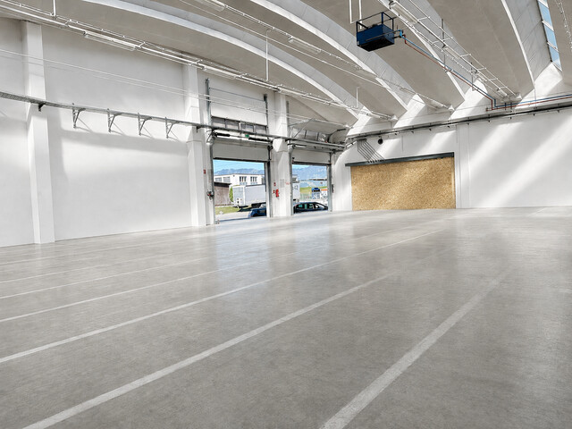 Mäder - Hallenfläche mit ca. 1.028 m²