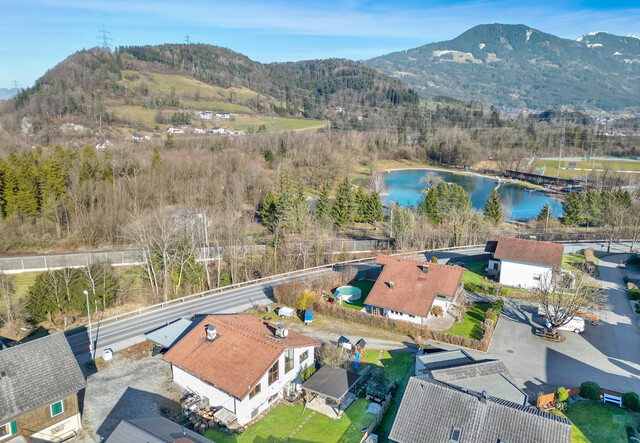 Großes, vielversprechendes Grundstück mit Altbestand