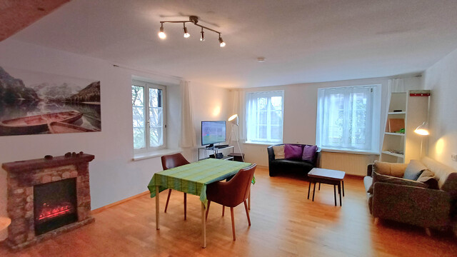 3 Zimmer mit grosser Wohn- Essküche möbliert und mit Garten  für ein paar Wochen oder Monate