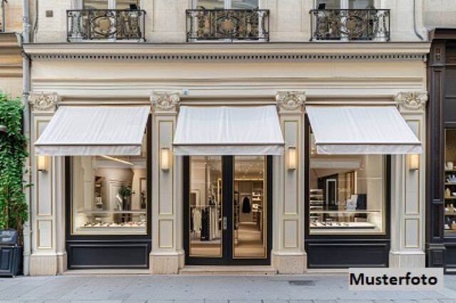 Großzügige Hofanlage: Einfamilienhaus mit Balkon/Loggia, Gastwirtschaft, Scheune & Garagen