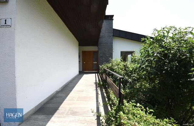 Außergewöhnliches Wohnen in Satteins - Haus mit Ausblick und großem Grundstück!