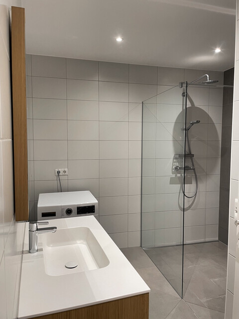 Naturnahe 2-Zimmer-Wohnung mit großzügiger Terrasse in ruhiger Wohngegend in Höchst inkl. TG, Privat