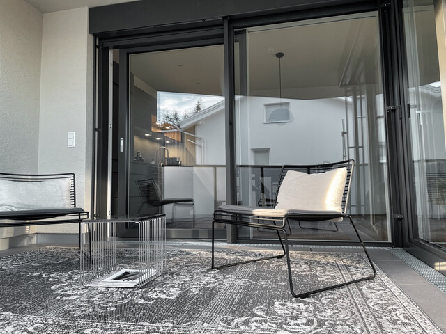 Naturnahe 2-Zimmer-Wohnung mit großzügiger Terrasse in ruhiger Wohngegend in Höchst inkl. TG, Privat