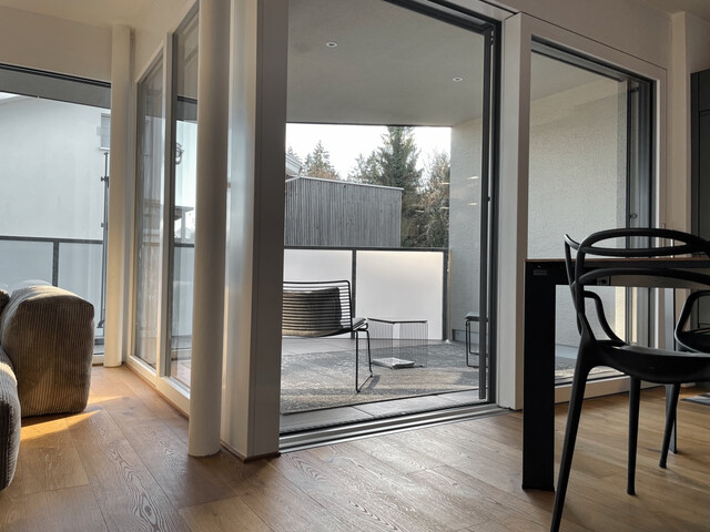 Naturnahe 2-Zimmer-Wohnung mit großzügiger Terrasse in ruhiger Wohngegend in Höchst inkl. TG, Privat