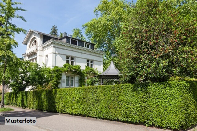 +++ Exklusives Wohnhaus mit Doppelgarage und zusätzlichem Carport +++