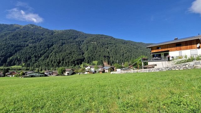 Sonniges Bauland und Landwirtschaftsfläche zu verkaufen