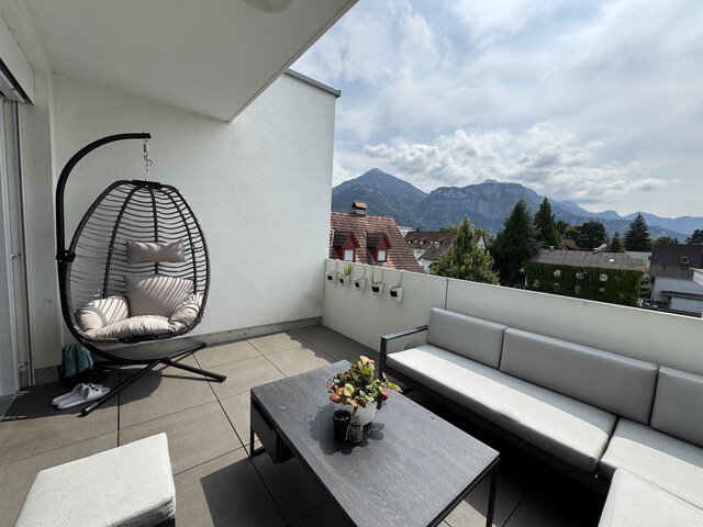 Schöne 3-Zimmer-Dachgeschoßwohnung mit Karrenblick - zentrale Lage!