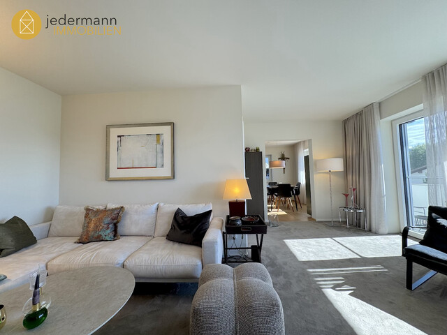 SULZ: PROFESSIONELL SANIERTES ARCHITEKTENHAUS MIT UNVERBAUBAREM PANORAMABLICK