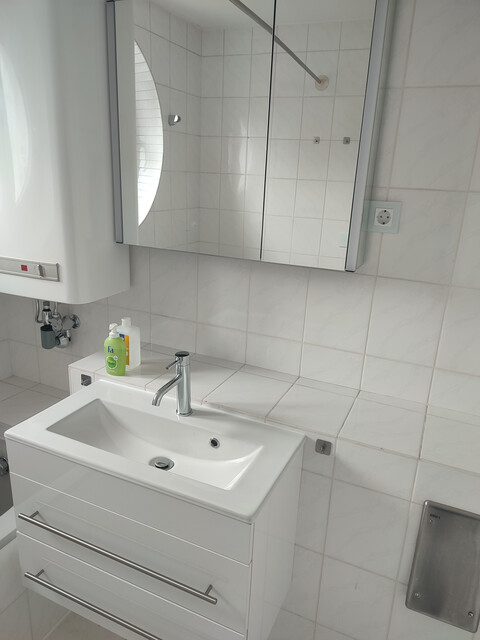 Frisch renovierte Wohnung im Dachgeschoss für 1-Personen-Haushalt