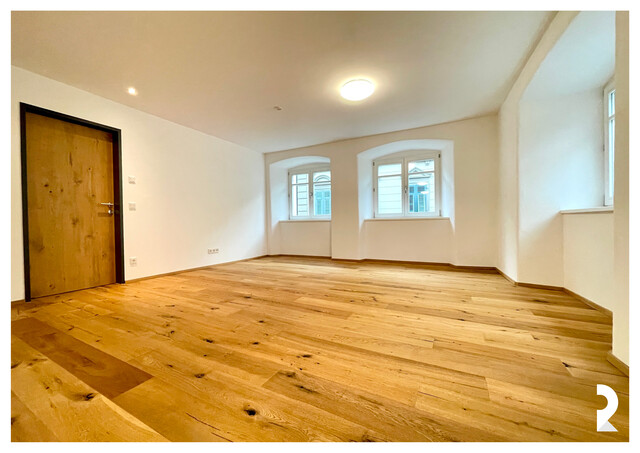 STILVOLLE 2-ZIMMER-WOHNUNG IN BESTER INNENSTADTLAGE / TOP 2