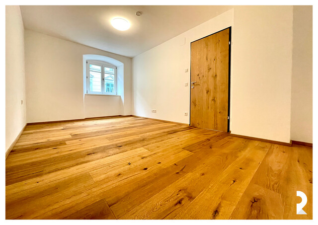 STILVOLLE 2-ZIMMER-WOHNUNG IN BESTER INNENSTADTLAGE / TOP 2
