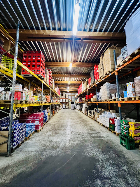 Attraktive Gewerbeimmobilie im Betriebsgebiet Lustenau Nord mit großem Innen- und Außenlager, Bürotrakt und Betriebswohnung.