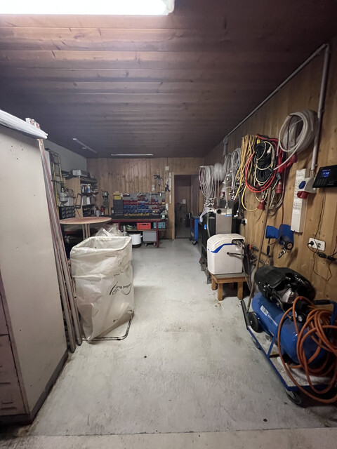 Attraktive Gewerbeimmobilie im Betriebsgebiet Lustenau Nord mit großem Innen- und Außenlager, Bürotrakt und Betriebswohnung.