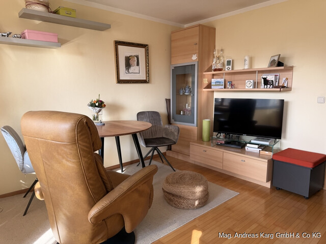 Wohnen nahe dem Bodensee – gepflegte 3,5-Zimmer-Wohnung mit verglaster Loggia & Tiefgarage in Hard