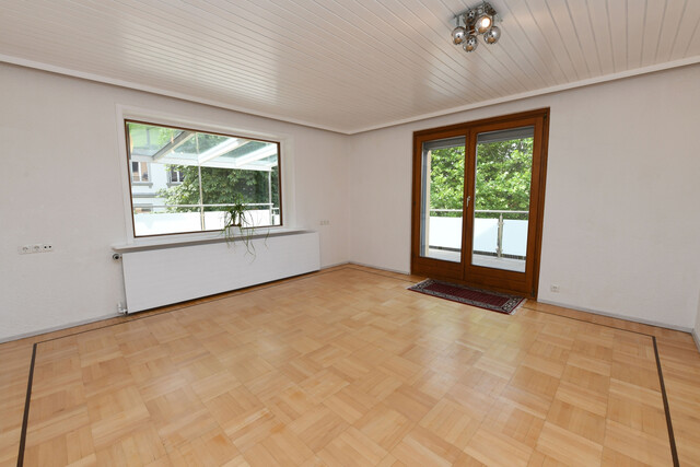 Viel Platz für wenig Geld - große 6 Zimmer Wohnung mit toller Terrasse in Weiler