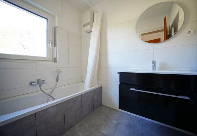 Modernisierte Ferienwohnung hoch über dem Rheintal