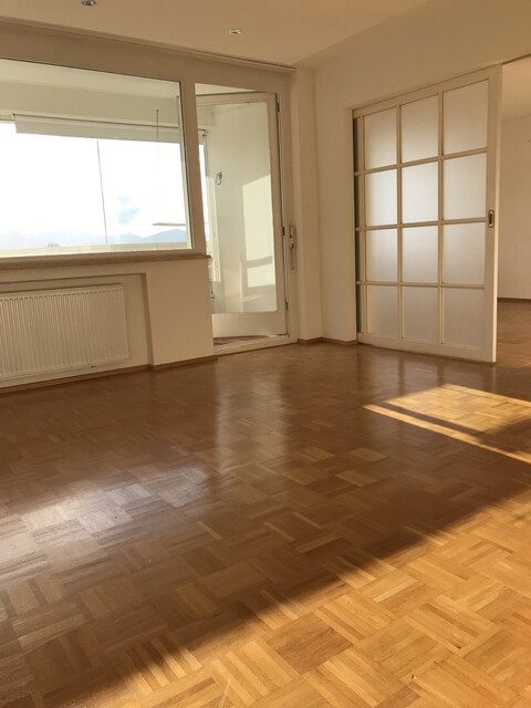 Schöne helle 4,5-Zimmer Wohnung mit tollem Rundumblick