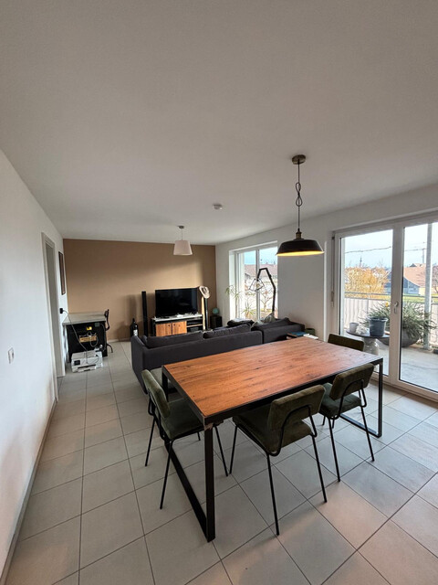 Moderne 2-Zimmer Dachgeschosswohnung mit großem Balkon und Carport