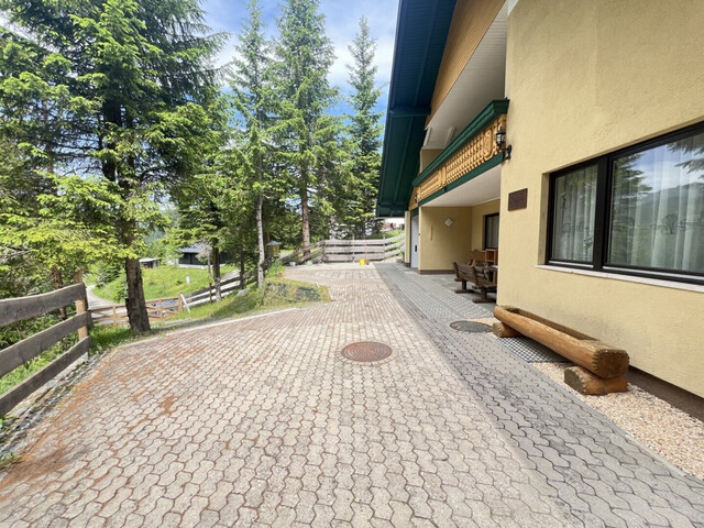 Neu saniertes 2-Familien Almhaus in ruhiger Lage