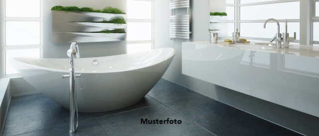 Attraktive 2-Zimmer-Wohnung mit Balkon und Tiefgaragenstellplatz