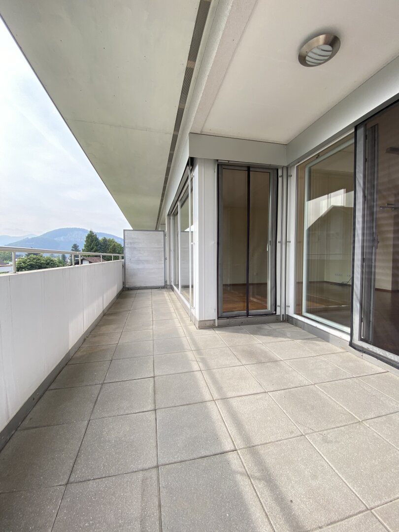 Stilvoll Wohnen: Gepflegte 3-Zimmerwohnung mit Dachterrasse in Götzis zu vermieten!