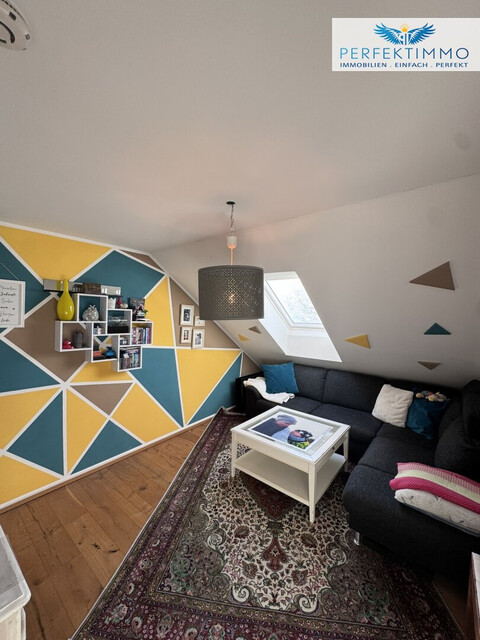 Lichtdurchflutete Dachgeschoss-Maisonette mit Traum-Blick auf den Weiher in Weißensberg!