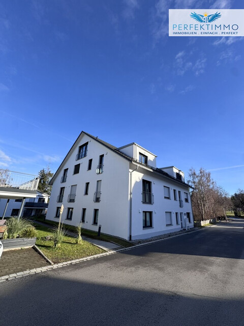 Lichtdurchflutete Dachgeschoss-Maisonette mit Traum-Blick auf den Weiher in Weißensberg!