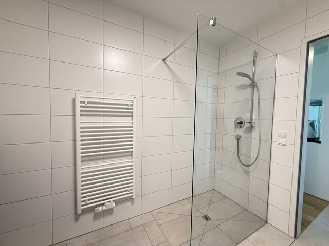 Moderne 2-Zimmer-Gartenwohnung in Höchst mit Terrasse zu vermieten