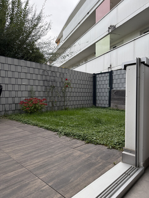 Schöne 2 Zimmer Erdgeschoss Whg  +  20m² Wintergarten 