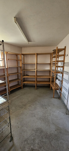 Schöne große Villa aus 1977 mit tollem Garten, Dornbirn in verkehrsruhiger Zone (Sackgasse), 6 Zimmer + Küche im EG