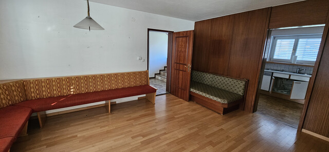 Schöne große Villa aus 1977 mit tollem Garten, Dornbirn in verkehrsruhiger Zone (Sackgasse), 6 Zimmer + Küche im EG