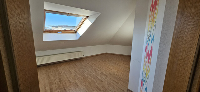 Schöne große Villa aus 1977 mit tollem Garten, Dornbirn in verkehrsruhiger Zone (Sackgasse), 6 Zimmer + Küche im EG