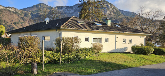 Schöne große Villa aus 1977 mit tollem Garten, Dornbirn in verkehrsruhiger Zone (Sackgasse), 6 Zimmer + Küche im EG