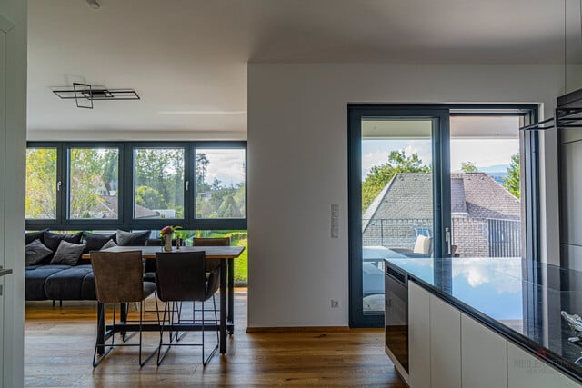 Zentrumsnahe, neuwertige Dachgeschosswohnung mit Blick auf die Gerlitzen und Velden