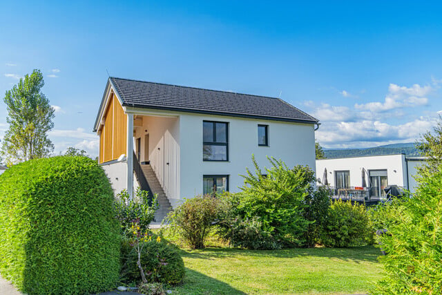 Zentrumsnahe, neuwertige Dachgeschosswohnung mit Blick auf die Gerlitzen und Velden