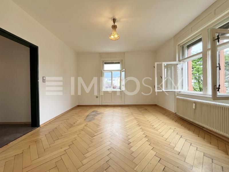 Sanierungsbedürftige 2-Zimmer-Wohnung bei City und See