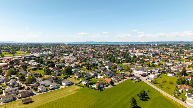 Exklusive Villa mit traumhafter Poollandschaft in absoluter Ruhelage