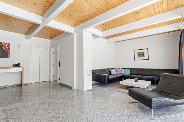 Exklusive Villa mit traumhafter Poollandschaft in absoluter Ruhelage