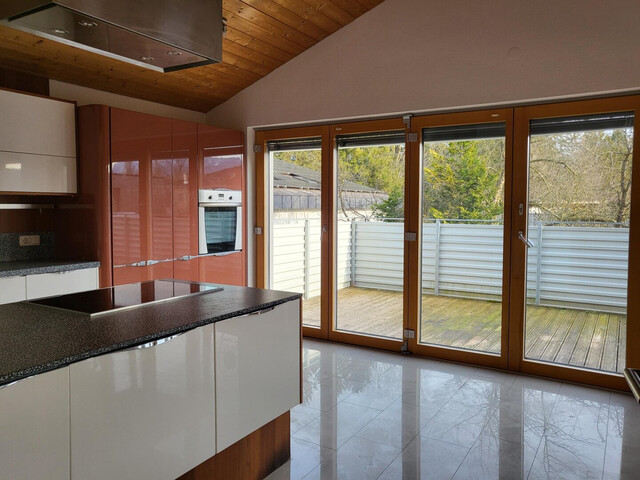 Charmante 4-Zimmer-Wohnung mit großzügiger Terrasse und Garten in Meiningen