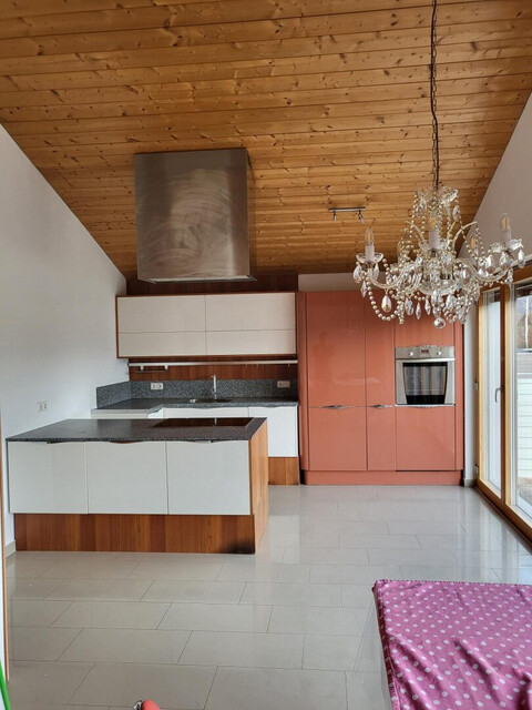 Charmante 4-Zimmer-Wohnung mit großzügiger Terrasse und Garten in Meiningen