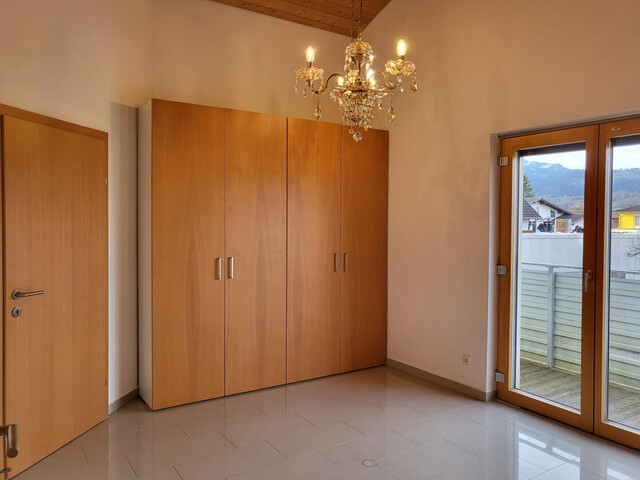 Charmante 4-Zimmer-Wohnung mit großzügiger Terrasse und Garten in Meiningen