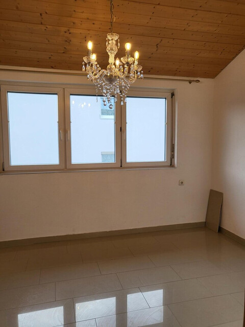 Charmante 4-Zimmer-Wohnung mit großzügiger Terrasse und Garten in Meiningen