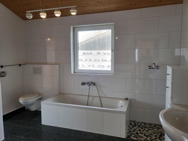 Charmante 4-Zimmer-Wohnung mit großzügiger Terrasse und Garten in Meiningen