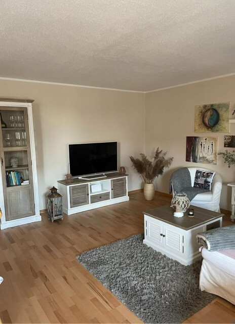 Helle 3-Zimmer-Wohnung im Zentrum von Hörbranz📍 Lage: Zentral gelegen – alle öffentlichen Einrichtungen (Gemeindeamt, Schule, Bank, Post, Bushaltestelle) sind innerhalb von 2 Minuten zu Fuß erreichbar.