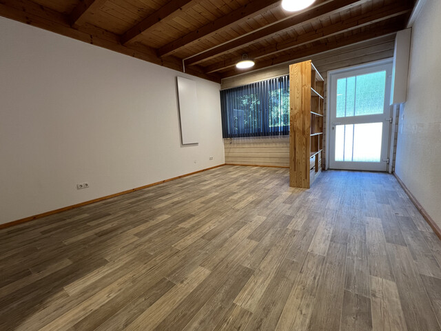 Nette Kleinwohnung, Appartement, Studio mit PKW-Abstellplatz, Strom inkludiert
