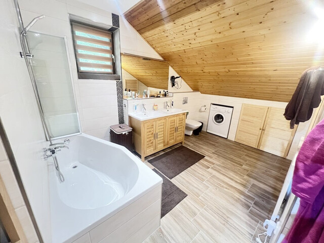 Neu saniertes 2-Familien Almhaus in ruhiger Lage