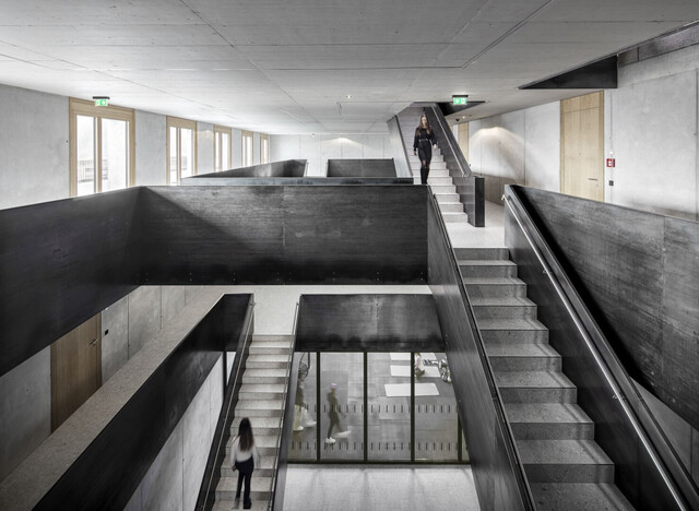 Helle, großzügige 2-Zimmer-Wohnung mit einmaligem Blick übers Rheintal