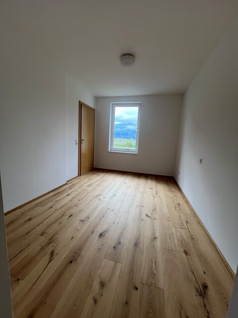 Renovierte Wohnung in stilvollem Haus am Rhein