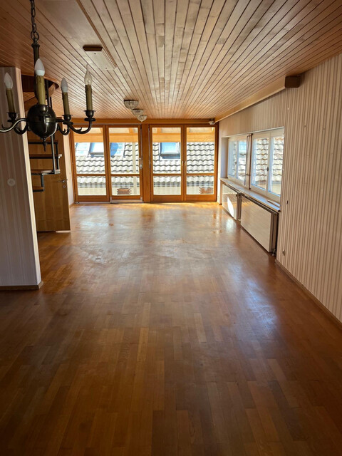 Geräumige Wohnung mit Parkplatz und  Balkon in Top-Lage und Seenähe!