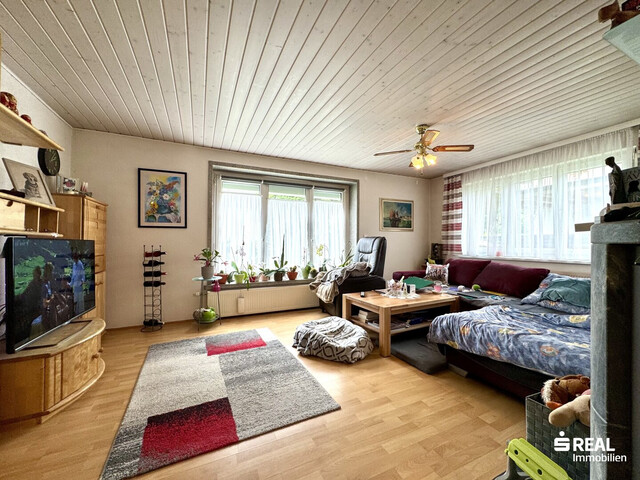 WOHNRECHT: Ruhig gelegener Bungalow mit schönem Grundstück